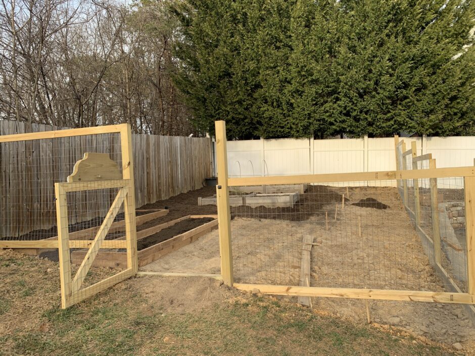 Deer fence with gate